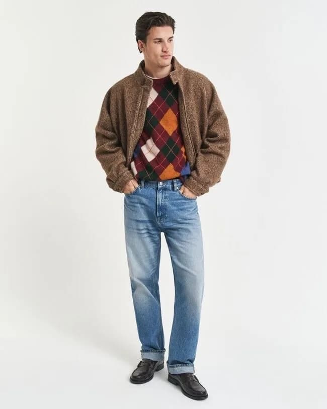 Men's Burgundy Red Argyle Crew Neck Sweater Diamond Pattern