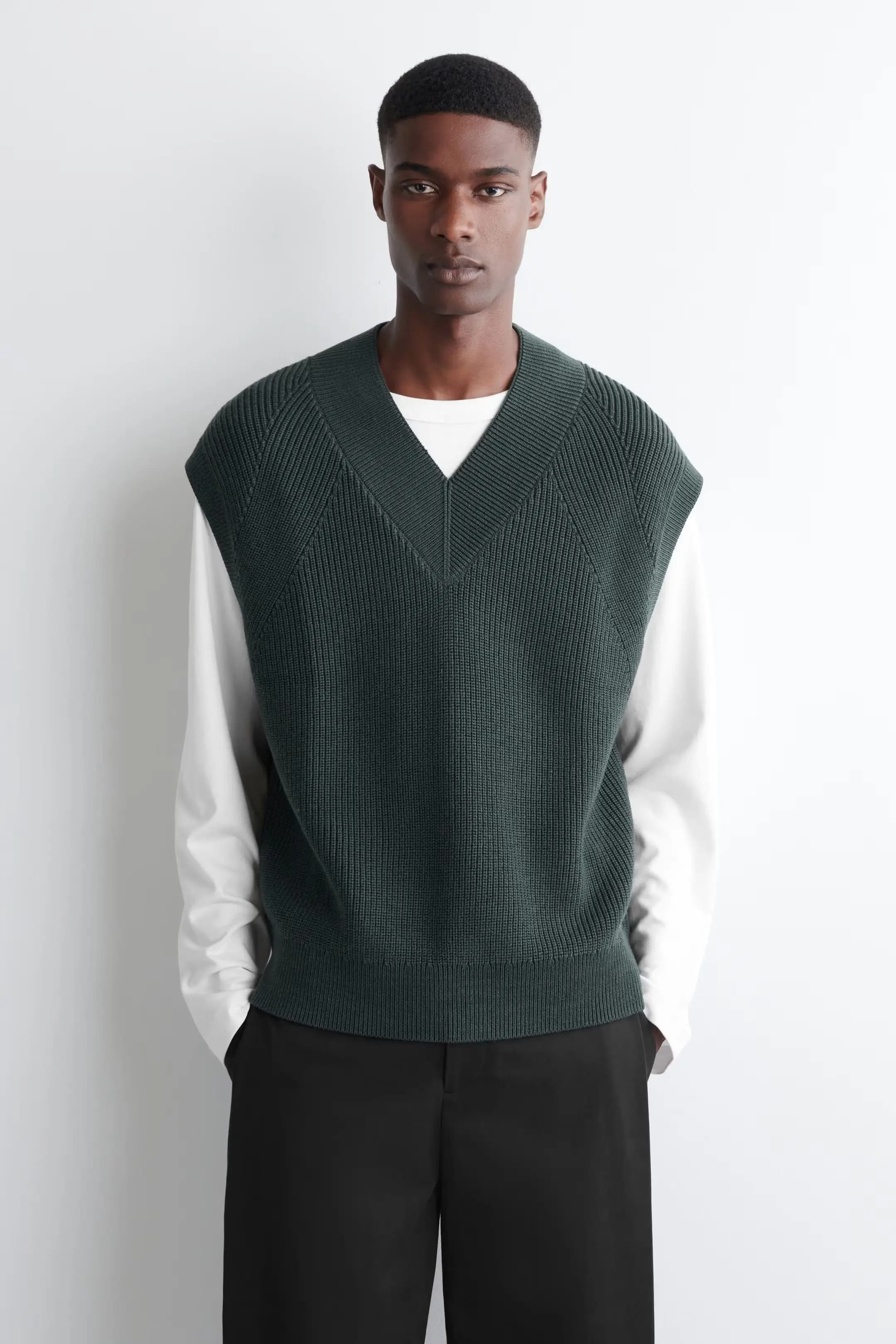 Men's Dark Green Ribbed V Neck Knit Vest — view 2
