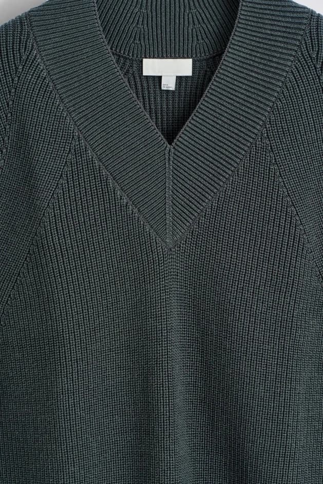 Men's Dark Green Ribbed V Neck Knit Vest — view 5