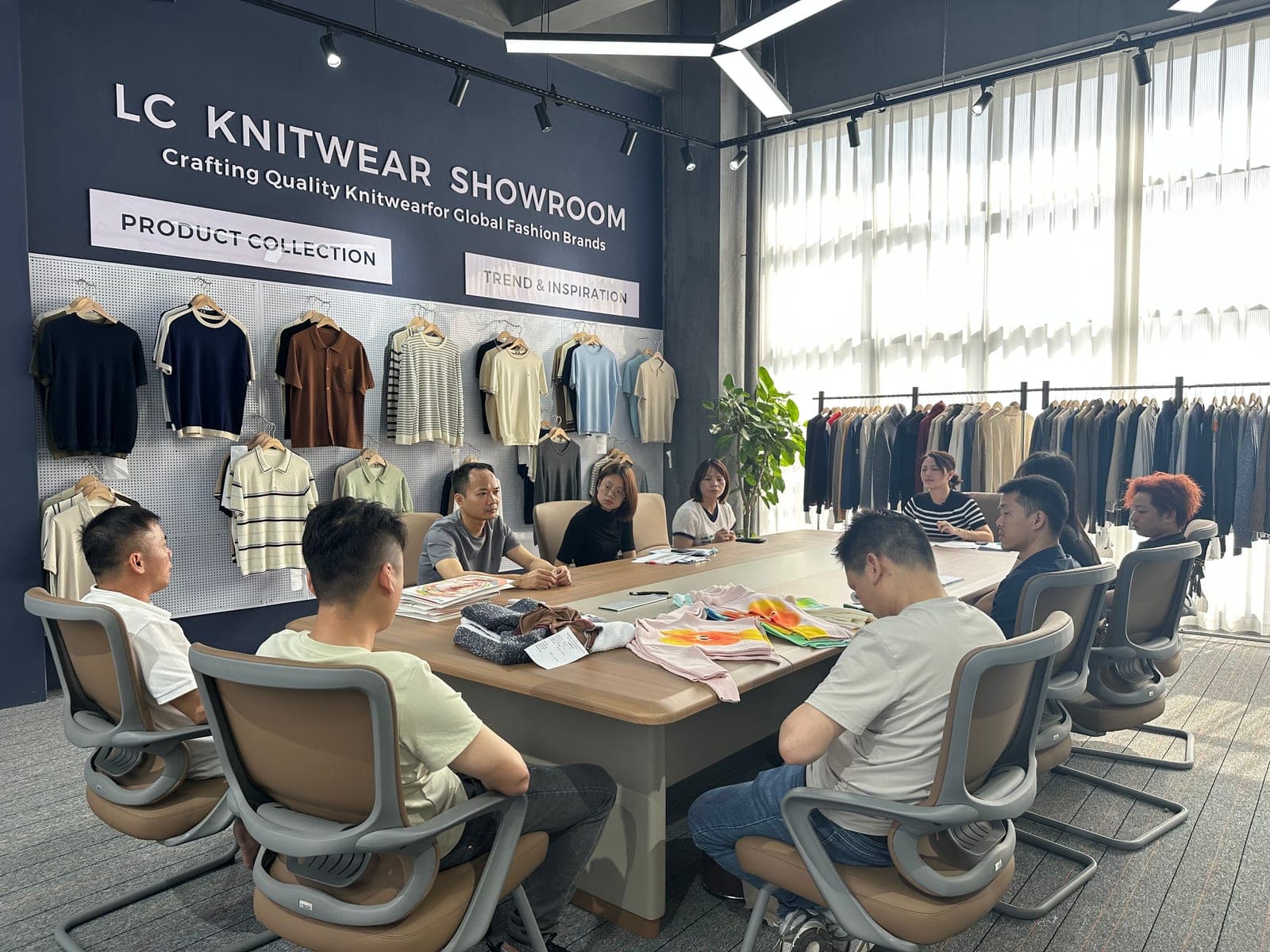 Pre-production meeting with the Licheng knitwear team and client