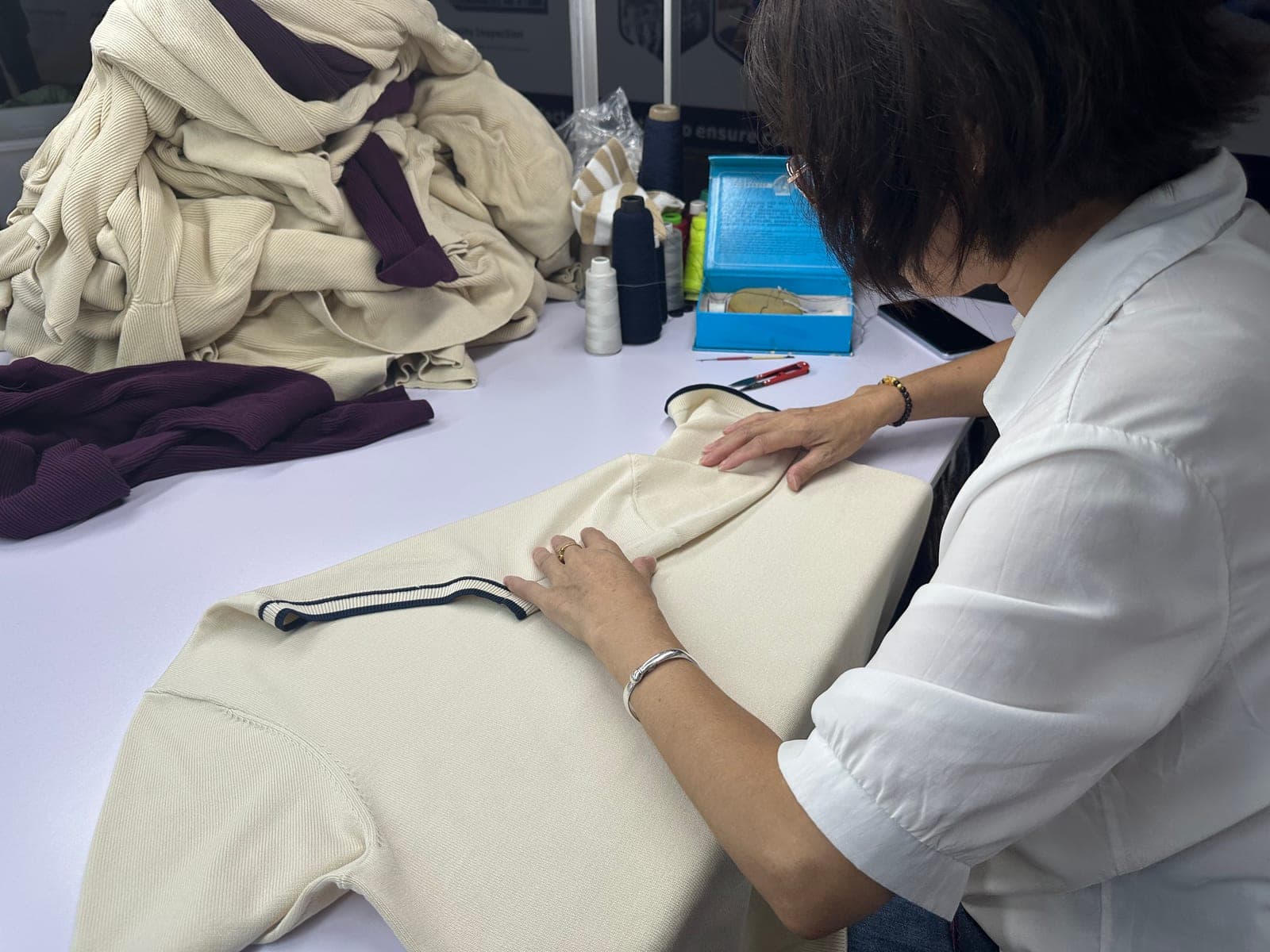 Initial quality inspection of finished knitwear