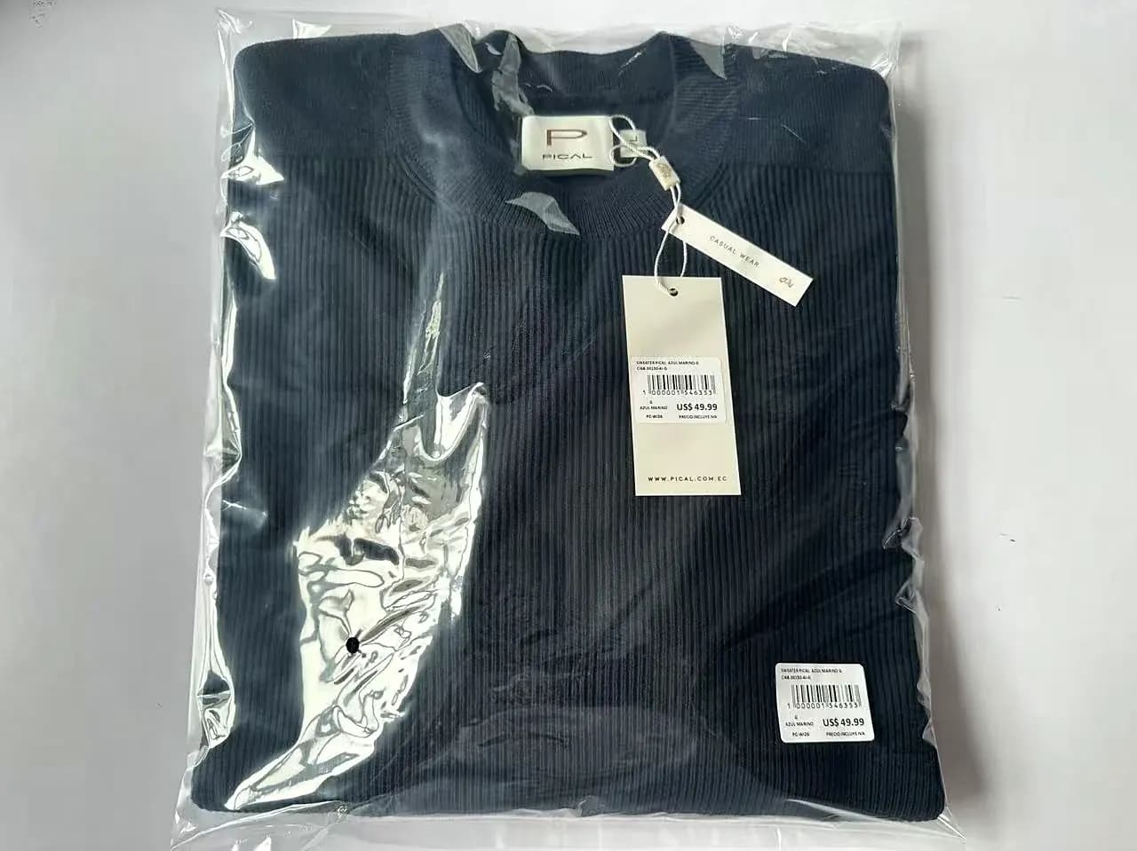 Knit garment folded to the packing standard agreed with the buyer.